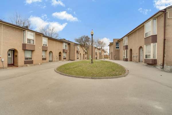 246 John Garland BLVD #48, Toronto W10, ON M9V 1N8