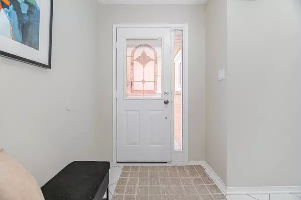 Mississauga, ON L5N 6Y6,3919 Stoneham WAY