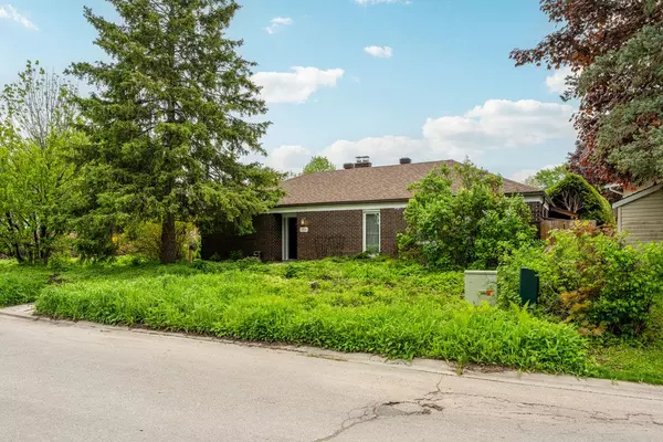 1932 Marquis AVE, Beacon Hill North - South And Area, ON K1J 8J2