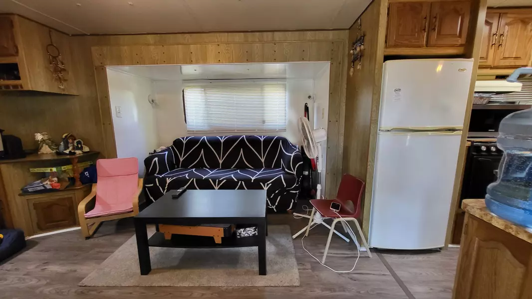 12 Robin RD, Georgina, ON L0E 1N0