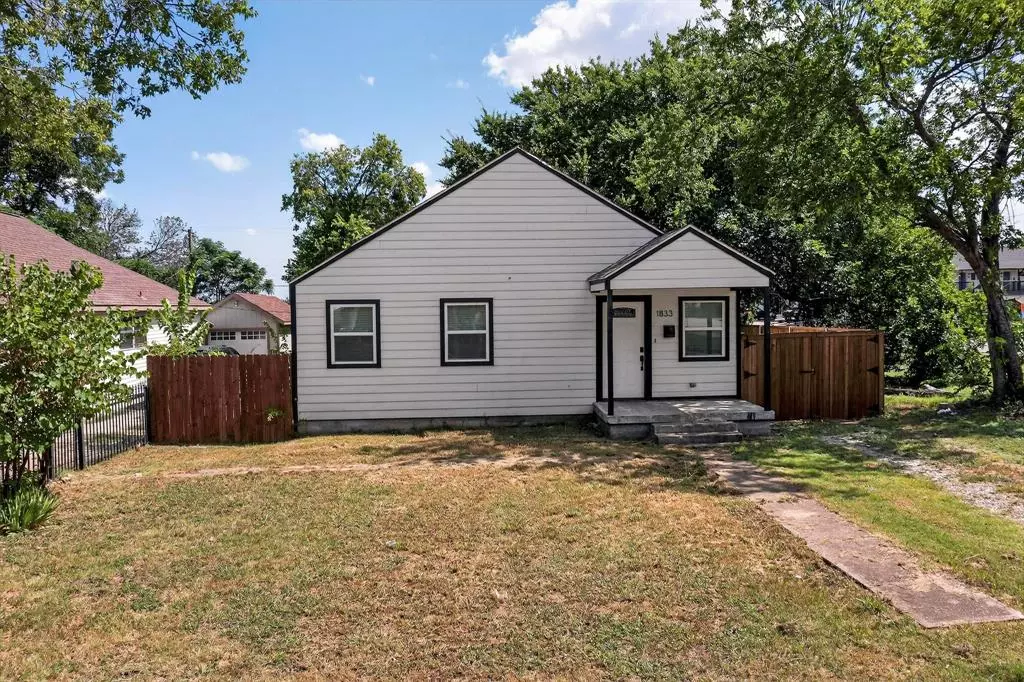 Grand Prairie, TX 75050,1833 Dallas Street