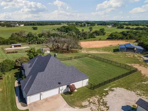 111 Sharla Smelley Road, Weatherford, TX 76088
