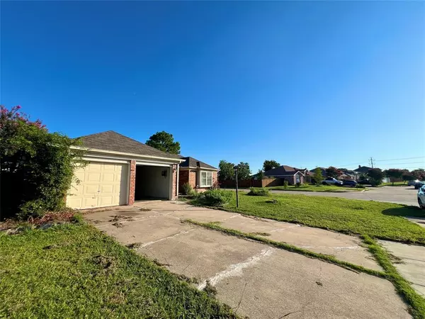 Grand Prairie, TX 75052,3211 Kildeer Trail
