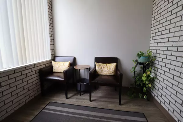 Mississauga, ON L5J 2V8,987 Clarkson RD S #203