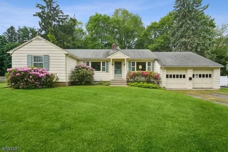 6 Emery Ave, Mendham Boro, NJ 07945
