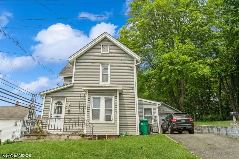 63 Hamburg Ave, Sussex Boro, NJ 07461