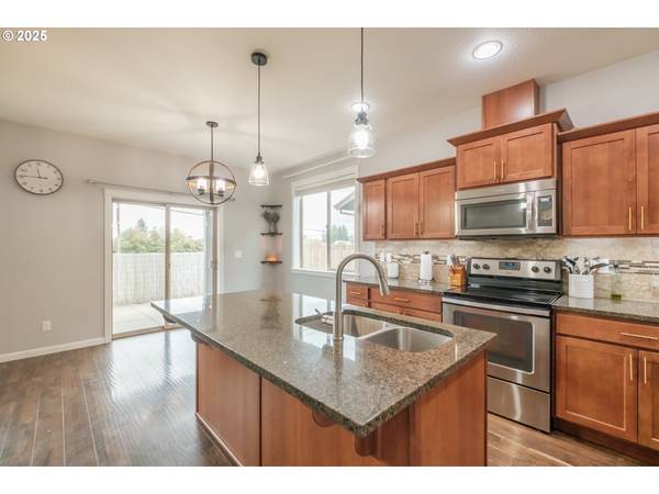 Silverton, OR 97381,813 PINTAIL ST