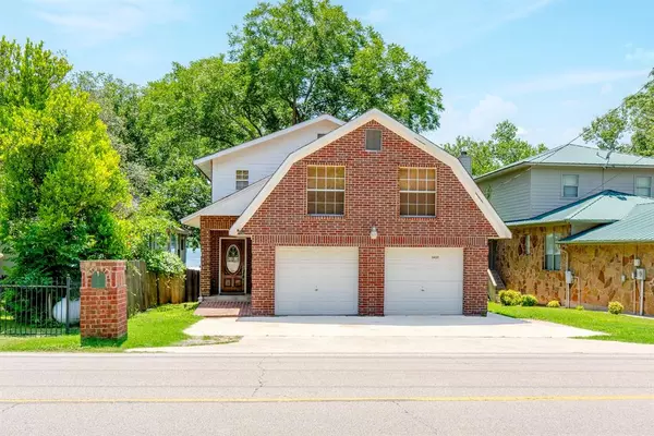 Weatherford, TX 76087,1437 E Lake Drive