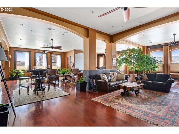 2021 MAIN ST, Baker City, OR 97814