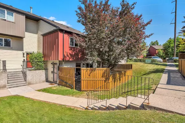 4740 Dalton DR NW #107, Calgary, AB T3A 2H4