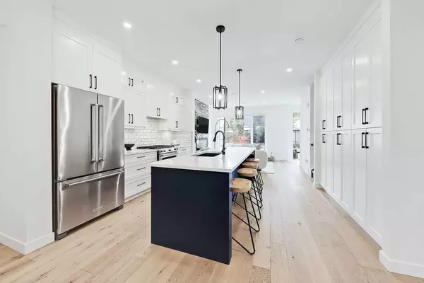 Calgary, AB T3E 0R7,2709 28 AVE SW