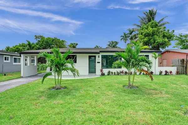 2301 Alcazar Dr, Miramar, FL 33023