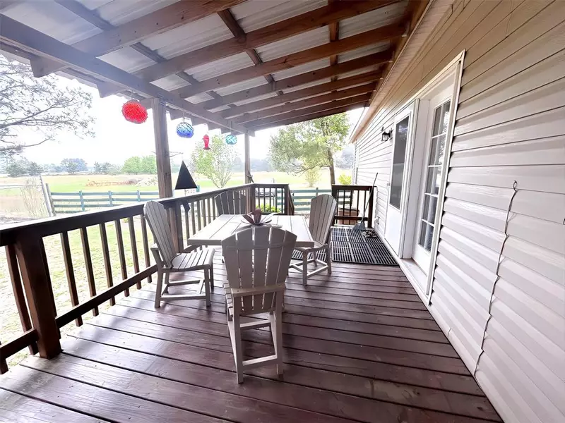 1402 An County Road 2110, Elkhart, TX 75839