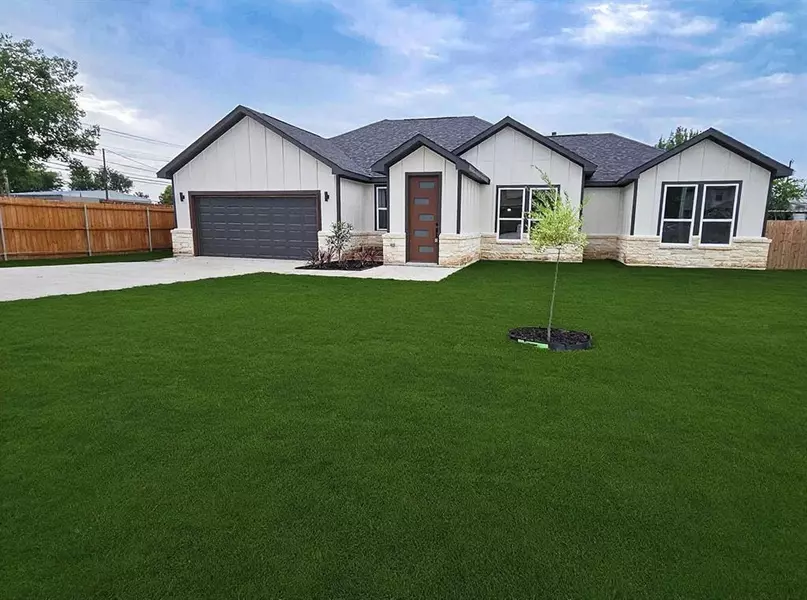 816 Jameson Street, Weatherford, TX 76086