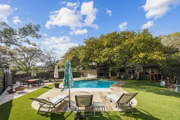 Dallas, TX 75225,7008 Joyce Way