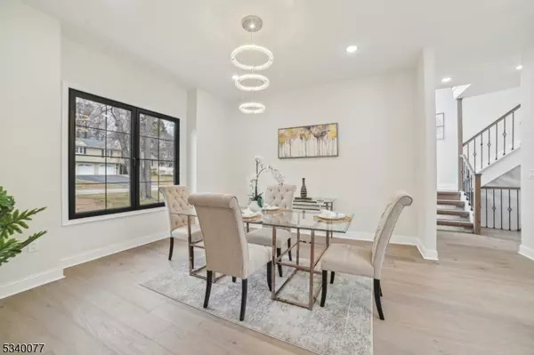 20 Pinchbrook Dr, Florham Park Boro, NJ 07932