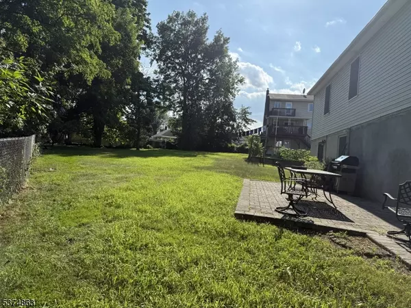 237 Morrissee Ave, Haledon Boro, NJ 07508