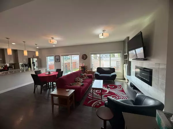 Lethbridge, AB T1J0B8,571 Firelight PL W