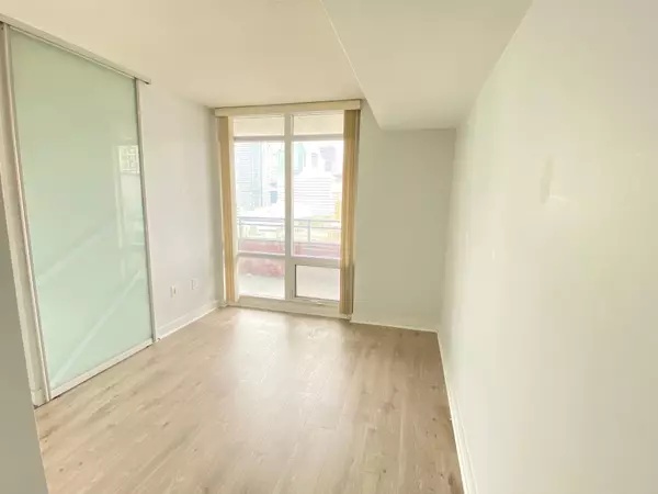 Toronto C01, ON M5V 3Y9,4K Spadina AVE #1508