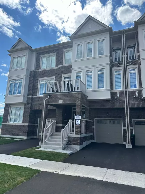 Bradford West Gwillimbury, ON L3Z 4P1,6 Mel Irving DR