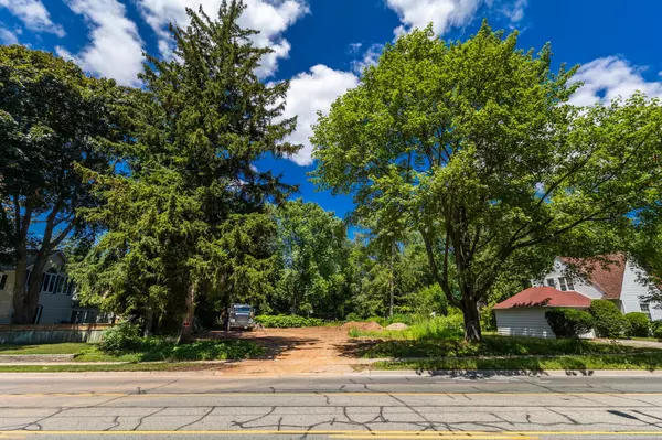 2381 Lakeshore RD, Burlington, ON L7R 1B7