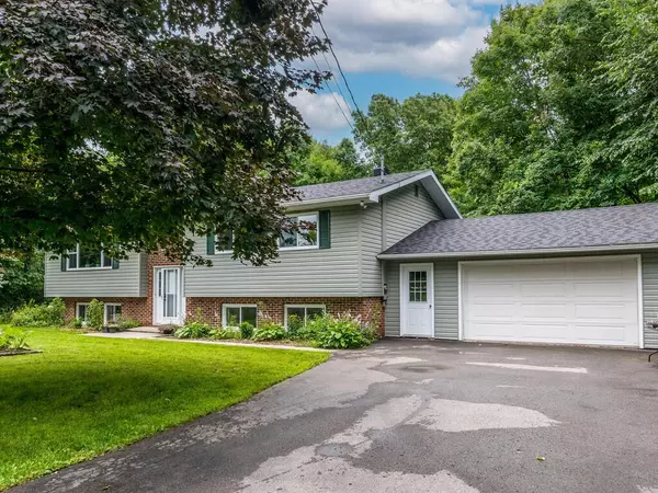 6677 Roger Stevens DR, Montague, ON K7A 4S6