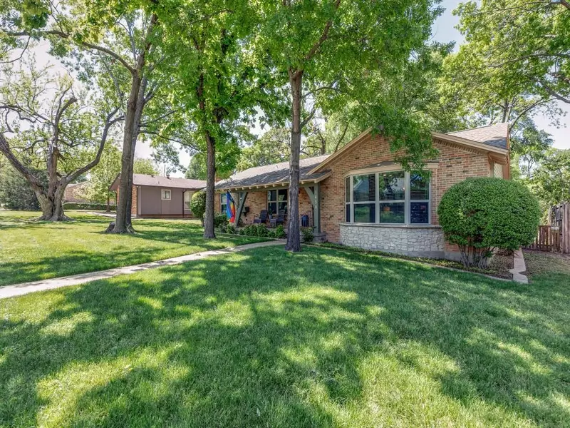 1438 Mapleton Drive, Dallas, TX 75228