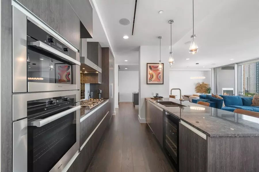 3130 N Harwood Street #1001, Dallas, TX 75201