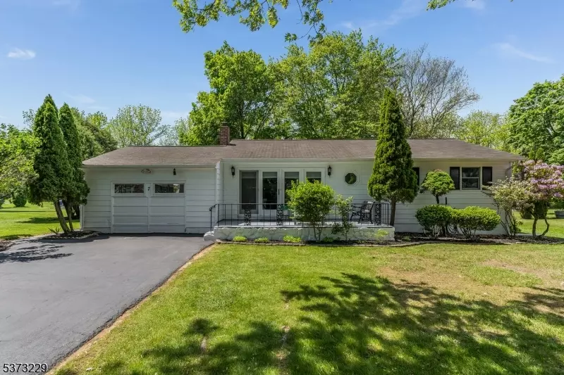 7 Norfolk Ave, Washington Twp., NJ 07882