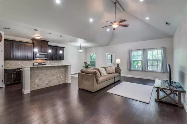 3032 James Avenue, Fort Worth, TX 76110