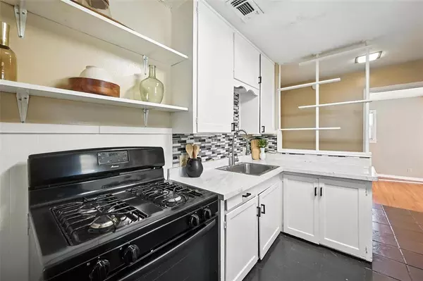 Fort Worth, TX 76133,4416 Surrey Street