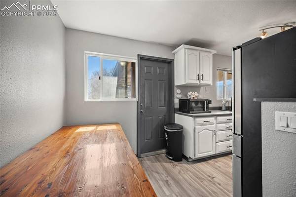 2219 Sonoma DR Colorado Springs, CO 80910