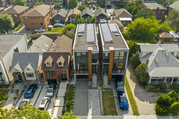 Toronto W06, ON M8V 3L7,28A Twenty First ST