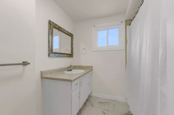 Hamilton, ON L9C 6Z3,924 Mohawk RD W