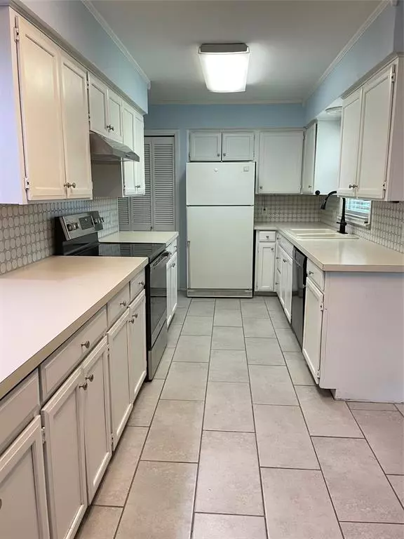 Arlington, TX 76013,1512 Larkspur Drive