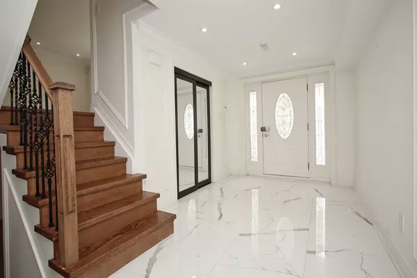 Toronto C14, ON M2M 2H7,140 Wedgewood DR