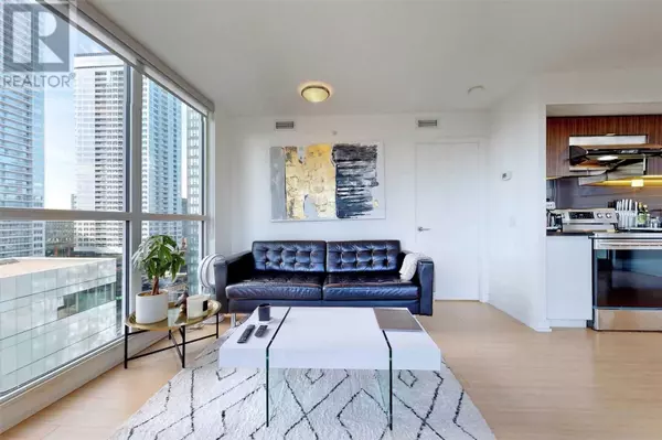 Toronto C01, ON M5V 0J9,85 Queens Wharf RD #1001