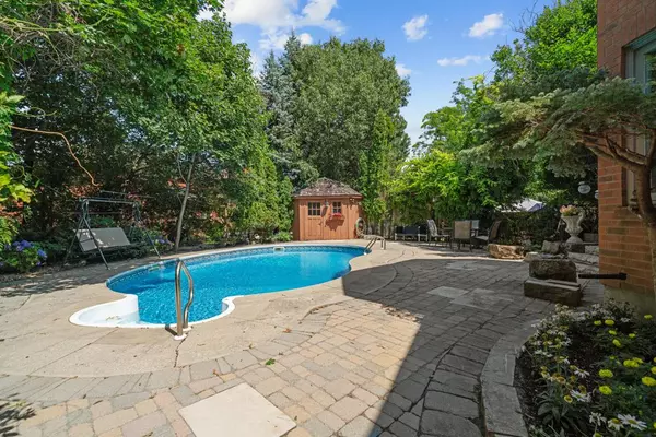 Richmond Hill, ON L4C 0G4,95 Shaftsbury AVE