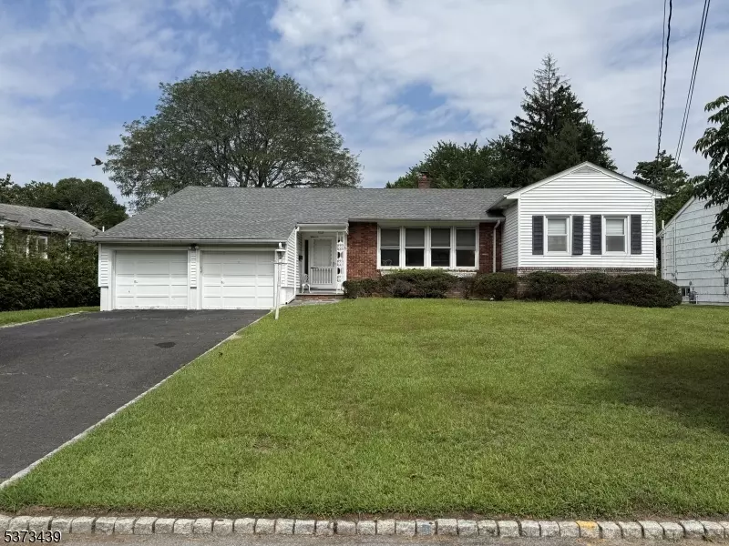40 Oval Rd, Millburn Twp., NJ 07041