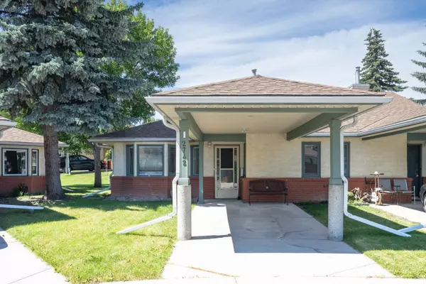 Calgary, AB T2B 3G8,2742 Dovely PARK SE