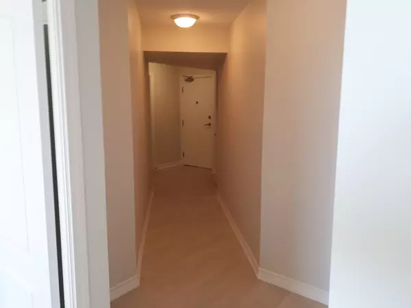 Toronto C15, ON M2K 3C1,1 Rean DR #512