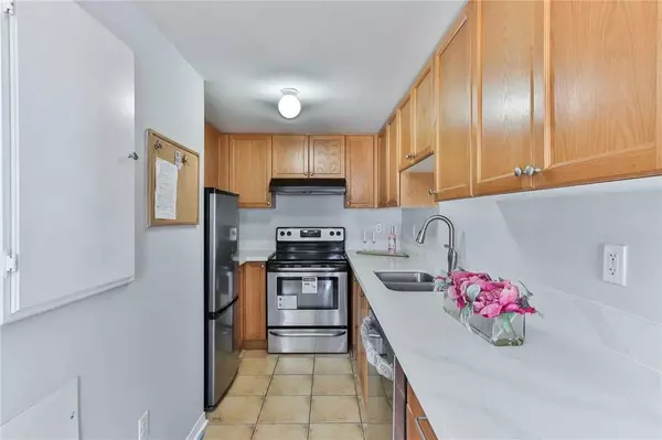 Toronto E11, ON M1B 6H9,42 Pinery TRL #27