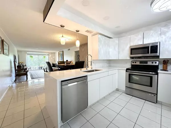 Coconut Creek, FL 33066,4301 Martinique Cir #H2