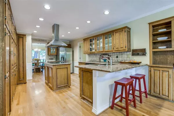 Dallas, TX 75248,7215 Hillwood Lane