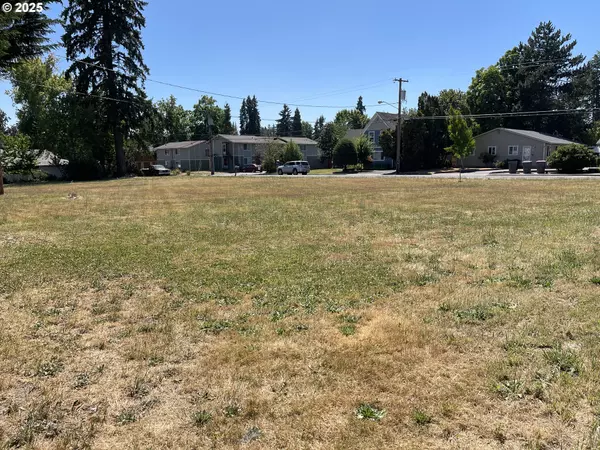 Cedarwood AVE, Mc Minnville, OR 97128