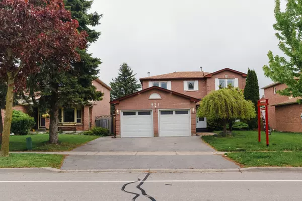 971 Leslie Valley DR, Newmarket, ON L3Y 7E7