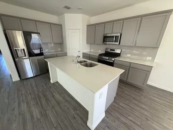 Garland, TX 75040,5417 Windsong Way