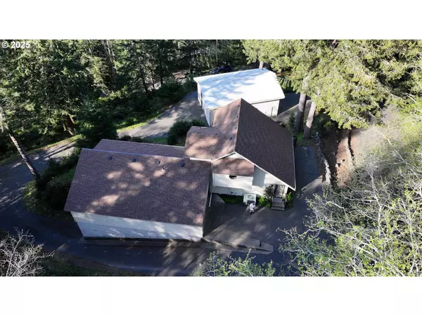 17265 MOUNTAIN DR, Brookings, OR 97415