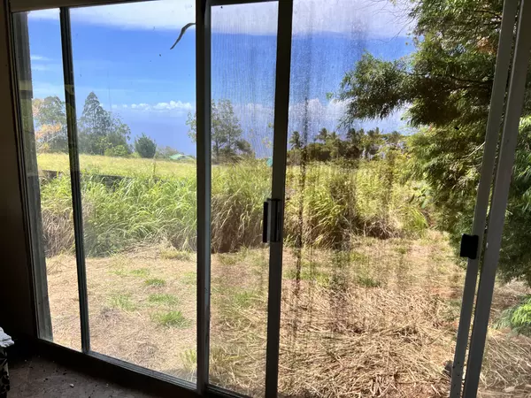 Laupahoehoe, HI 96764,35-194 PAPAALOA RD