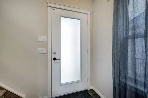 Calgary, AB T2X 0T2,129 Walden CRES Southeast